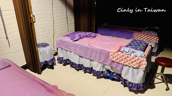 良品◎マッサージ台　LUSSO ⭐︎千葉県エリア　お値下げ相談可能　配達します。 良品◎マッサージ台 LUSSO ⭐︎千葉県エリア お値下げ相談可能 配達し